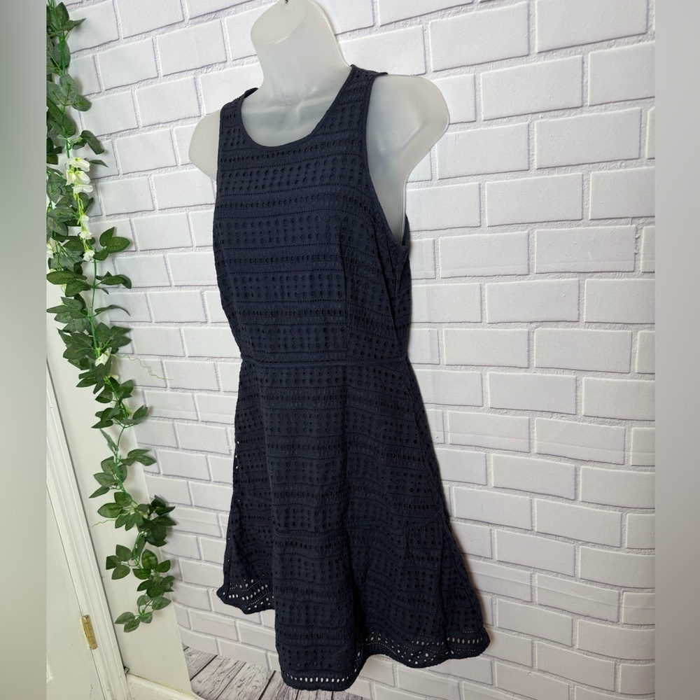 GAP Navy Blue Eyelet Sleeveless Fit & Flare Dress/size 4 - Picture 5 of 9